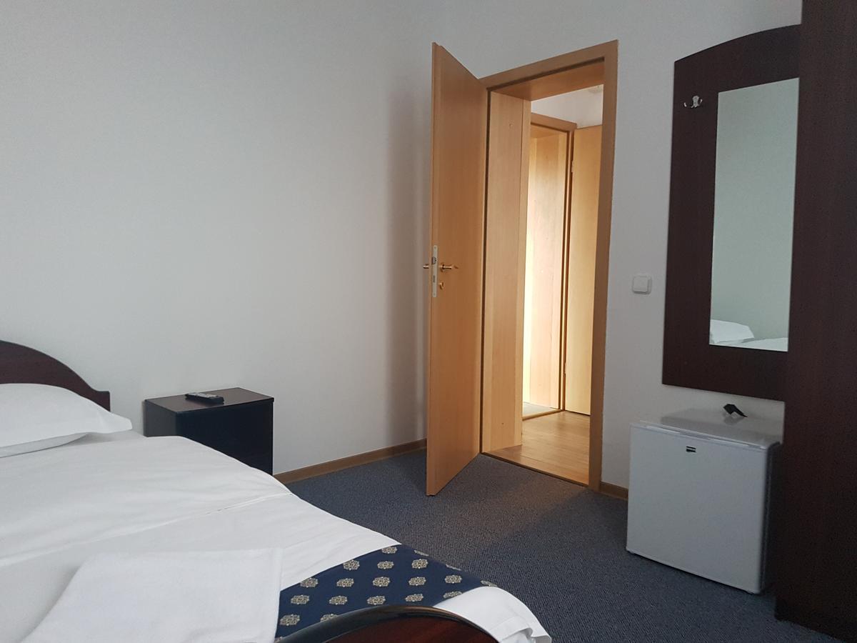 Pension Yasmine Timisoara Exterior photo